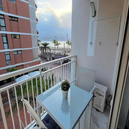 Seaside Getaway With Balcony Views Prázdninový dům Las Palmas de Gran Canaria